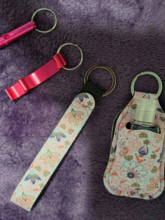 NWOT Paisly Design Safety Keychain w/Pepper Spray - Picture 4 of 5